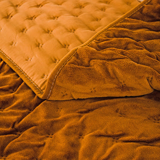 Chester Caramel Extra Double Bed Cover 220x240cm.