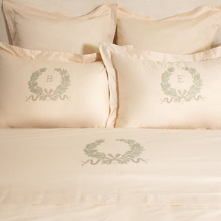 Paar Amina-Kissenbezüge mit Monogramm, ecru, 50 x 75 cm.
