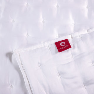 Bamboo White Super Double Blanket 220x240cm.