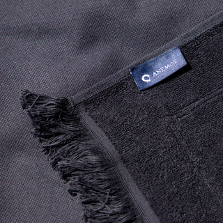 Black Lined Towel With Pocket Joe 90x180cm.