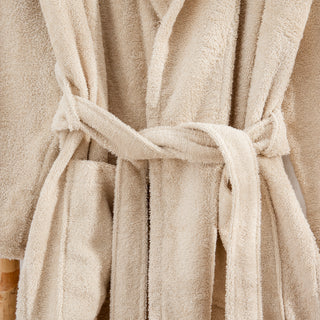 Levantes Kimono-Bademantel mit weißem Kragen