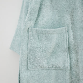 Levantes Kimono-Bademantel mit weißem Kragen