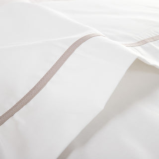 Ensemble de draps extra doubles Hotel Line blanc-gris pliant 4 pièces. 240x270cm.