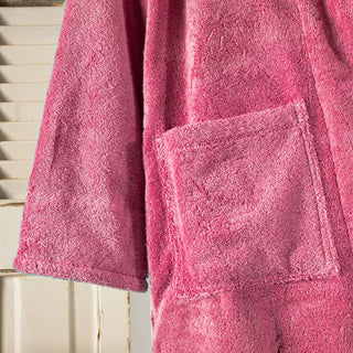 Levantes Kimono-Bademantel mit rosa Rauchkragen